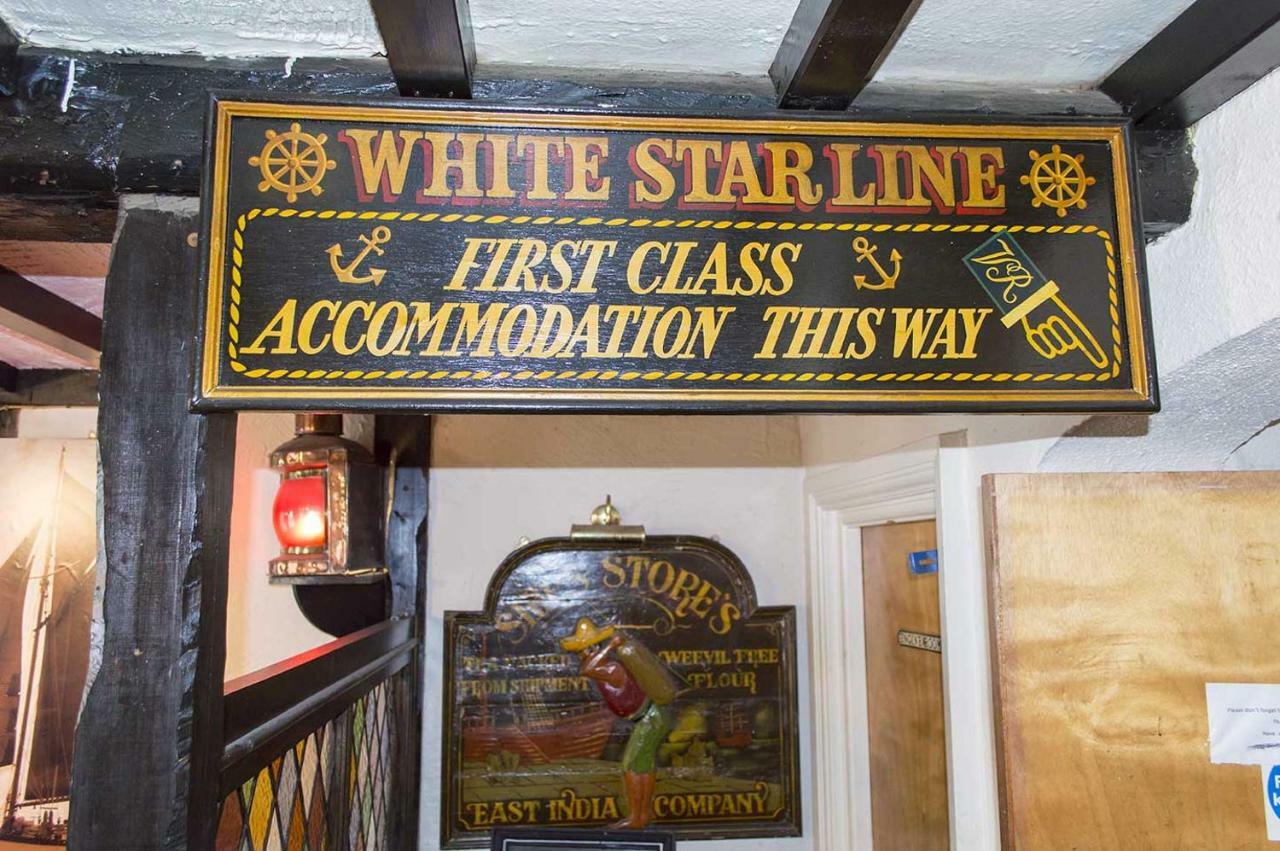 The Liverpool Arms Hotel Beaumaris Buitenkant foto